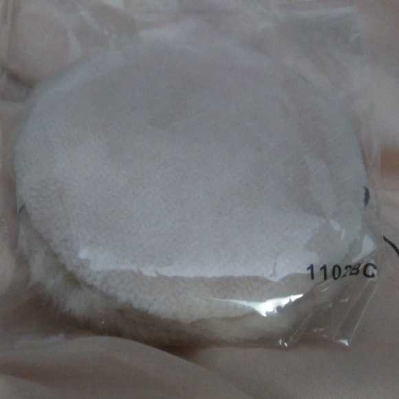 LauraMercier+Puff Setting Power - Picture 10 of 10